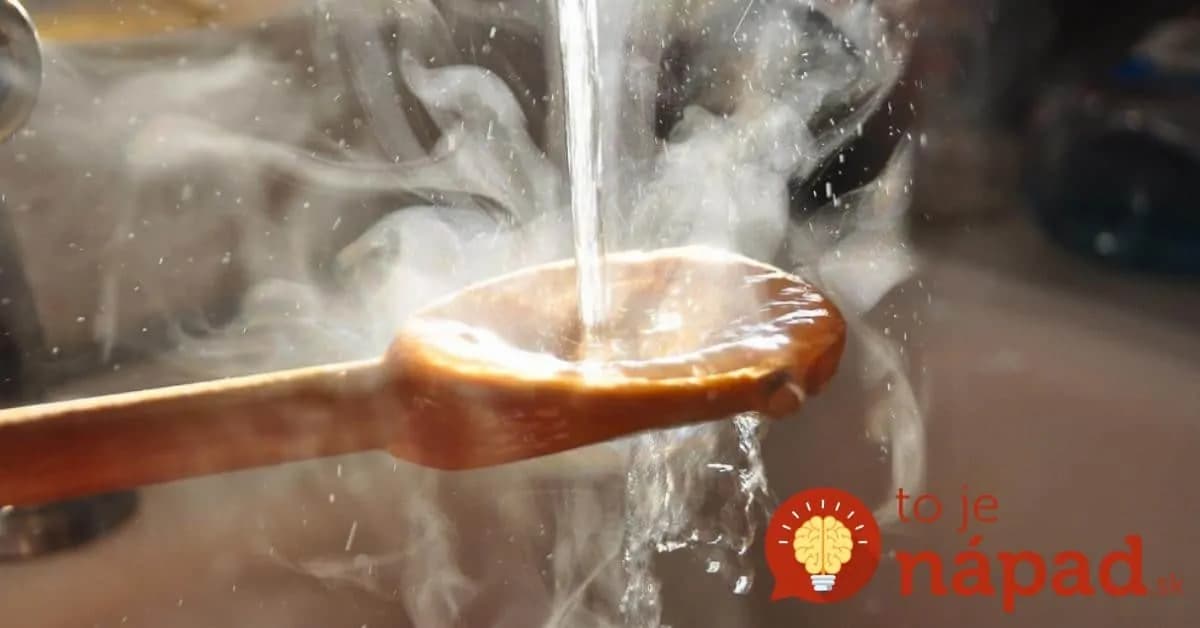 Ženy, dajte si ráno pohár teplej vody: Neuveríte, aký vplyv to bude mať na vaše telo počas celého dňa!