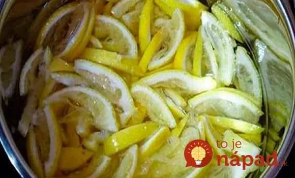 Po 50-tke vám dá do poriadku postavu, pomôže s bolesťou kĺbov, opuchmi a únavou: Vymeňte vodu s citrónom za tento zázračný recept!