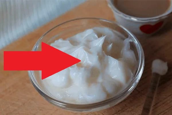 Už neriešim kruhy pod očami, bodky ani pigmentové škvrny: Na túto lacnú pomoc sa nechytajú ani drahé krémy, vaša tvár skrásnie!