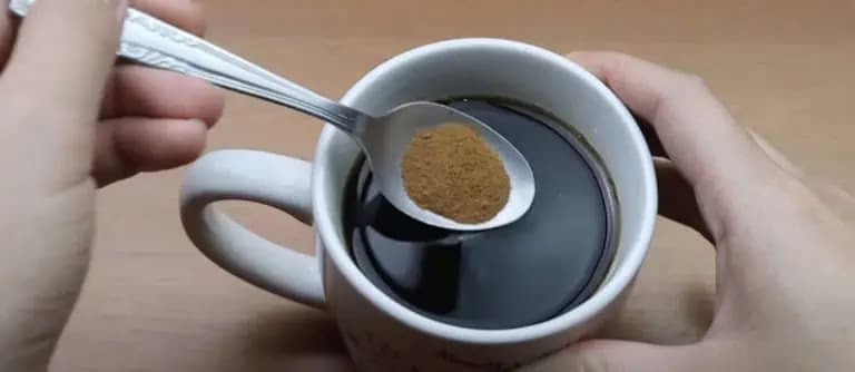 Starká vždy vzala lyžičku škorice a rozmiešala ju v KÁVE: Nikdy by som nečakala, že raz tento nápad vyvážim zlatom!