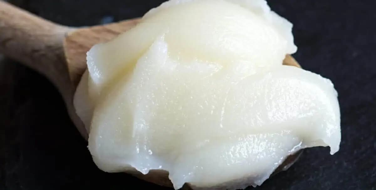 Môj dedo mi prezradil, prečo mali kedysi všetci doma obyčajnú bravčovú MASŤ: Zázrak na prechladnutie, choré kĺby aj zápal priedušiek!