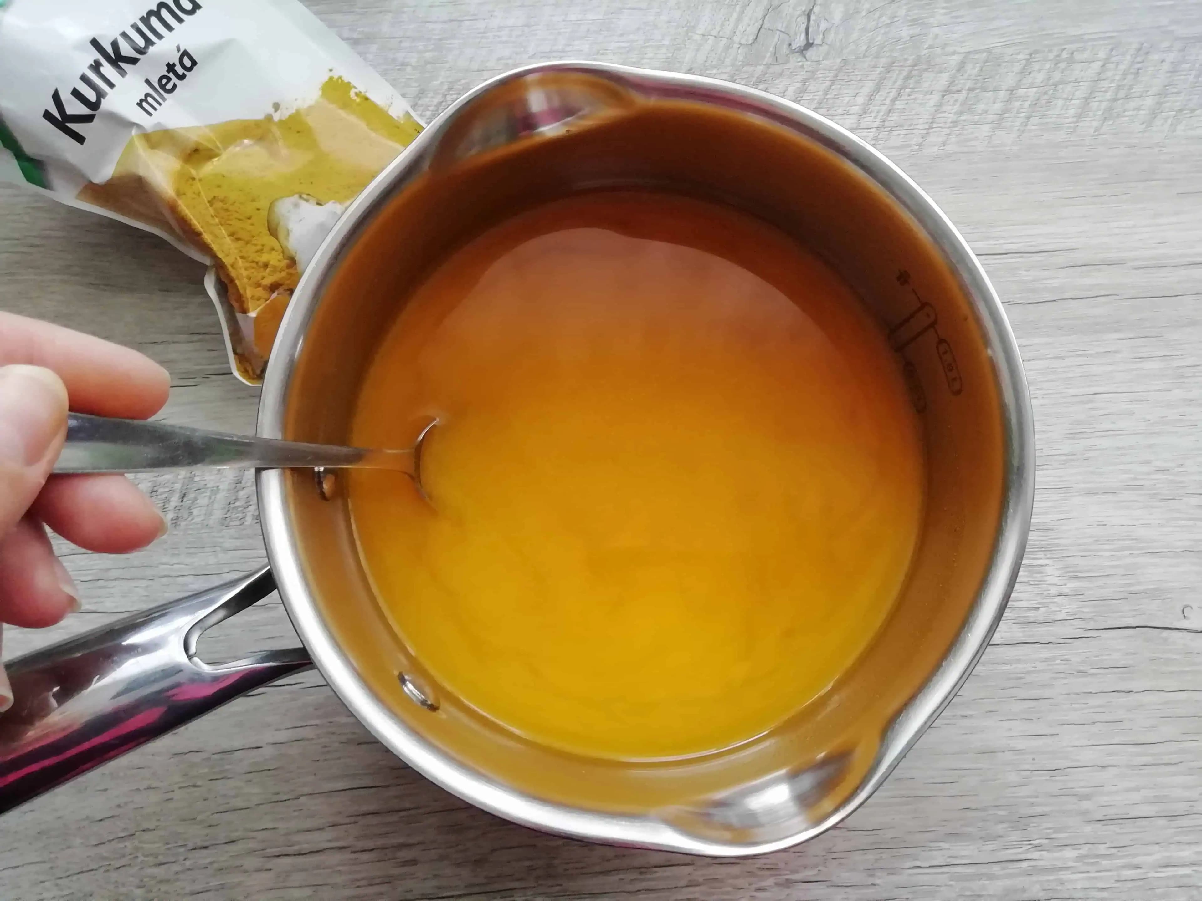 Domáci sirup proti kašľu: Účinná prírodná medicína, ktorá je doslova BIČOM na kašeľ!
