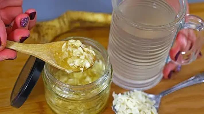 Nastrúhajte kúsok chrenu s medom a zabudnite, čo je zápal pľúc, kašeľ a vysoký cholesterol: Uložte si RECEPT!