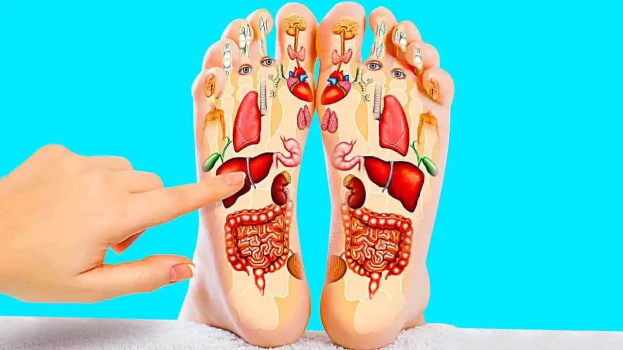 Tieto dôvody vás presvedčia, aby ste masáži chodidiel dali šancu: Naučte sa jednotlivé body a využite svoje znalosti pri rôznych zdravotných ťažkostiach!