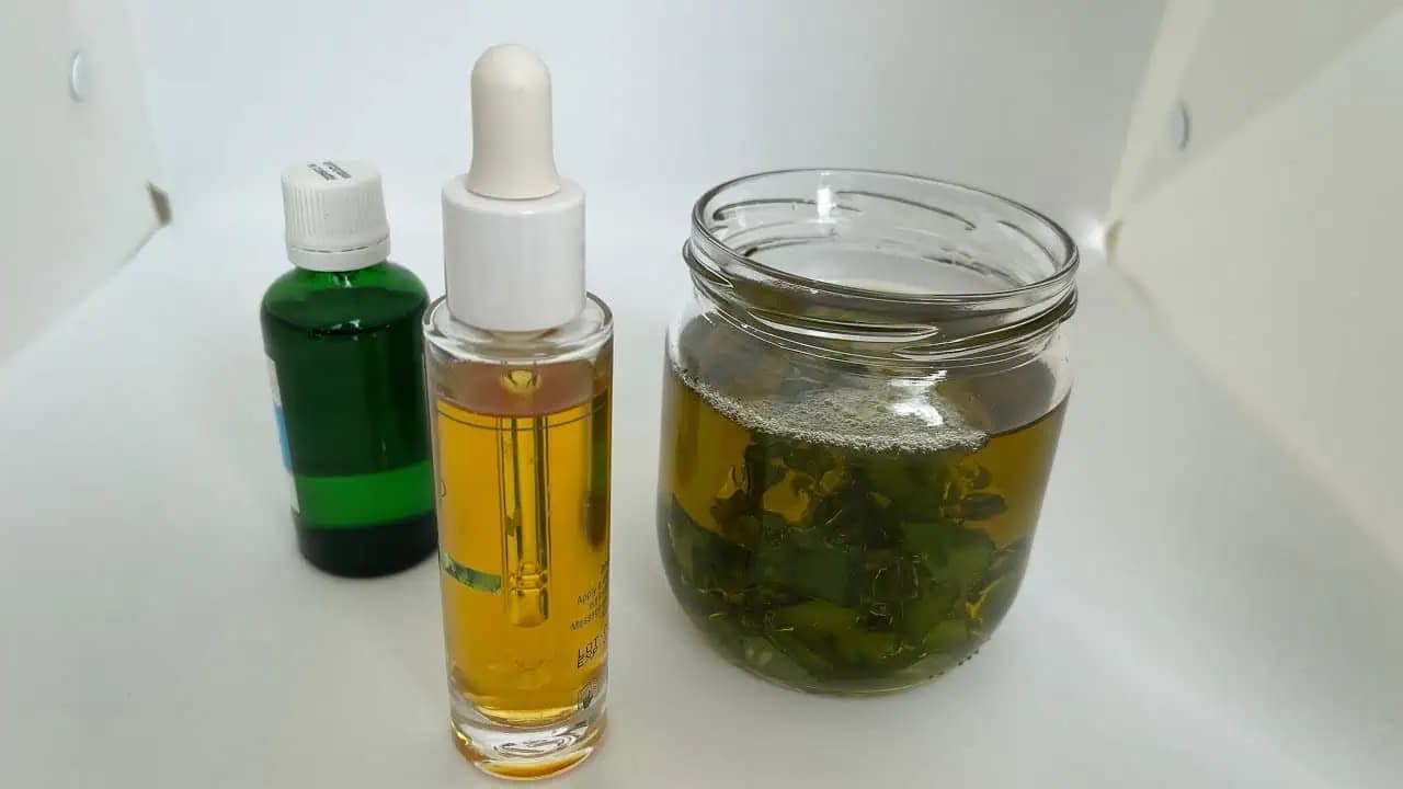 Olej, ktorý VYMAŽE vrásky z tváre a krku: Používam ho od marca a NIKTO nechce veriť môj vek!