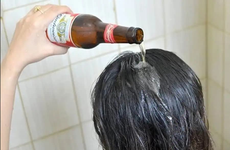 Ženy, poznáte účinok PIVA na vlasy? Tento RECEPT radím každému, koho trápi nadmerné vypadávanie a pomalý rast!