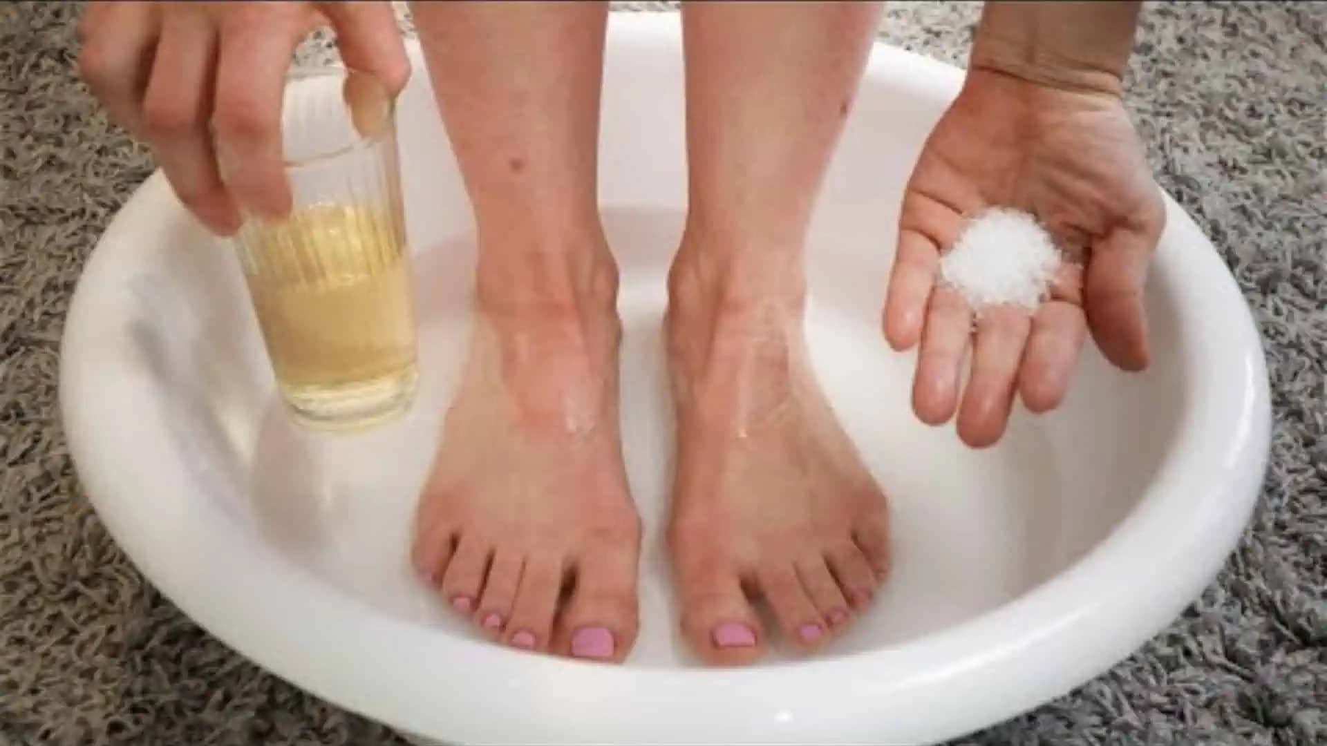 Vytiahne zápal, odstráni kŕče a lieči opuchy: Musíte skúsiť, čo dokáže tento KÚPEĽ!