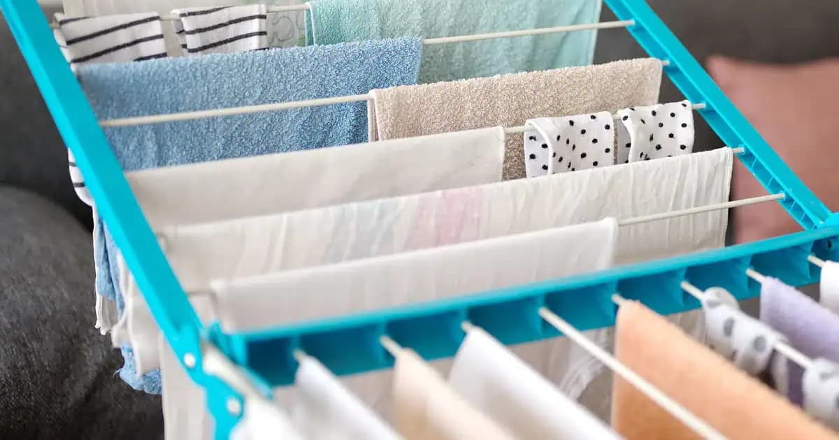 Nikdy nesušte bielizeň týmto spôsobom: Následky môžu byť katatrofálne!