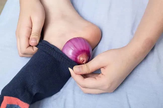 Stačí len pár plátkov v ponožke: Účinok budete velebiť!