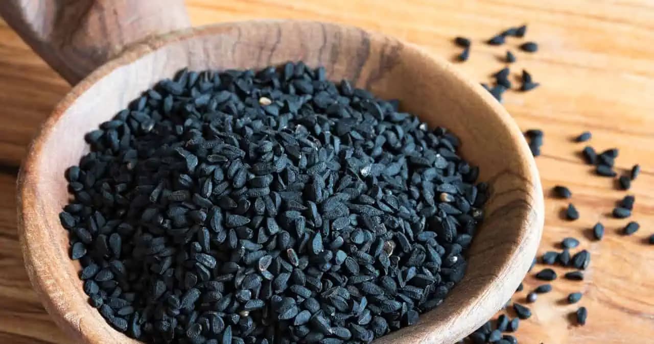 Pridajte do medu a jedzte lyžičku denne: Lieči zápaly, bojuje proti plesniam, znižuje krvný tlak a cholesterol!