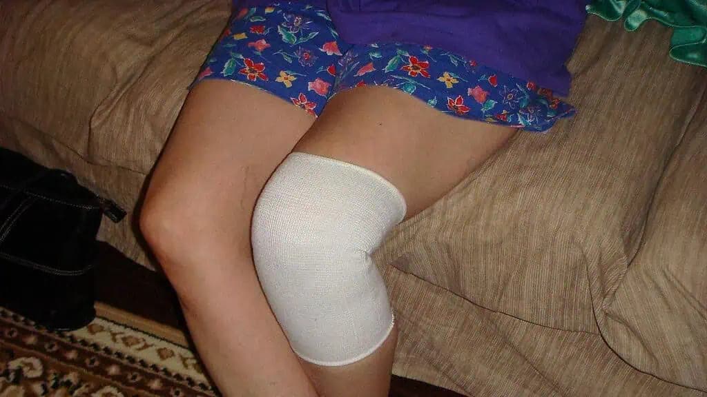 Konečne ma netrápia boľavé a opuchnuté KOLENÁ: Pomohol mi tento starý domáci RECEPT!