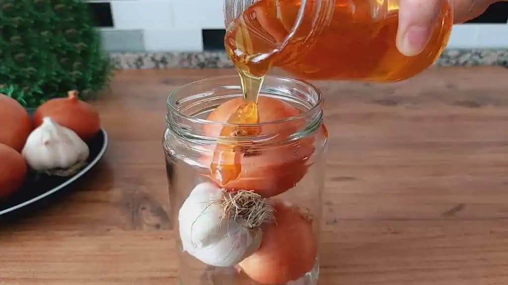 Zabudnite na cibuľový čaj, toto je sila: RECEPT na mocný domáci zázrak proti kašľu, chrípke a prechladnutiu!