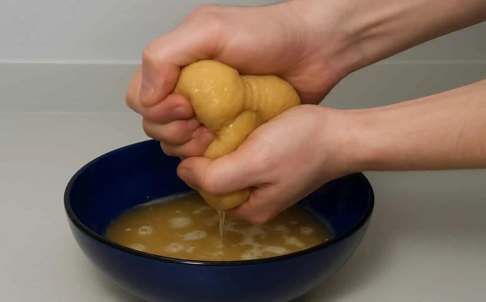 Zabudnite na drahú lekáreň, toto je sila: Naše babičky poznali mocný domáci liek na pálenie záhay, bolesť brucha aj vysoký krvný tlak – stačí 1 lyžička!