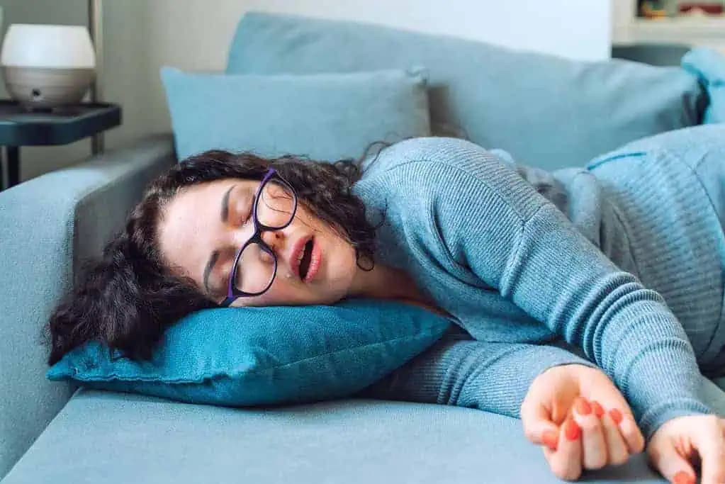 Masírujte túto časť tela a DO 2 MINÚT SPÍTE: Skúste to dnes, keď pôjdete spať – neuveriteľne rýchly účinok!