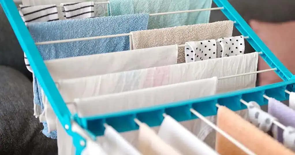 Nikdy nesušte bielizeň týmto spôsobom. Následky môžu byť fatálne!