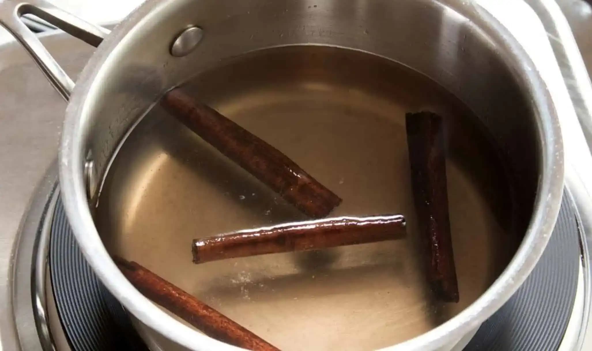 Škoricový ČAJ prečistí pečeň, vyplaví kilá a na pleť je lepší ako kozmetika: Takto si ho pripravíte aj u vás doma!