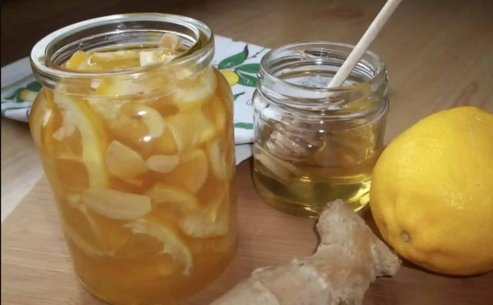 V lekárni už nekupujem, toto je sila: Domáci sirup na vyliečenie KAŠĽA a odstránenie HLIENU z pľúc (aj pre deti)!