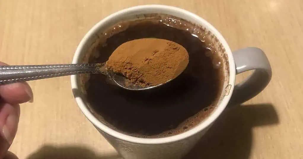 Babička vždy vzala lyžicu škorice a zmiešala ju s KÁVOU: Nikdy som nečakala, že to začnem robiť aj ja!