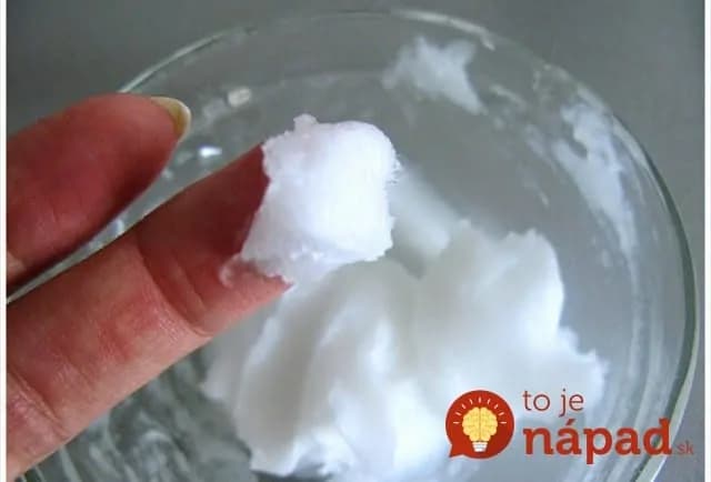 Toto sa na obale nedočítate: Kokosový olej opraví, čo ste dlhé roky kazili – pridajte trochu sódy a tvár omladne aj o 10 rokov!