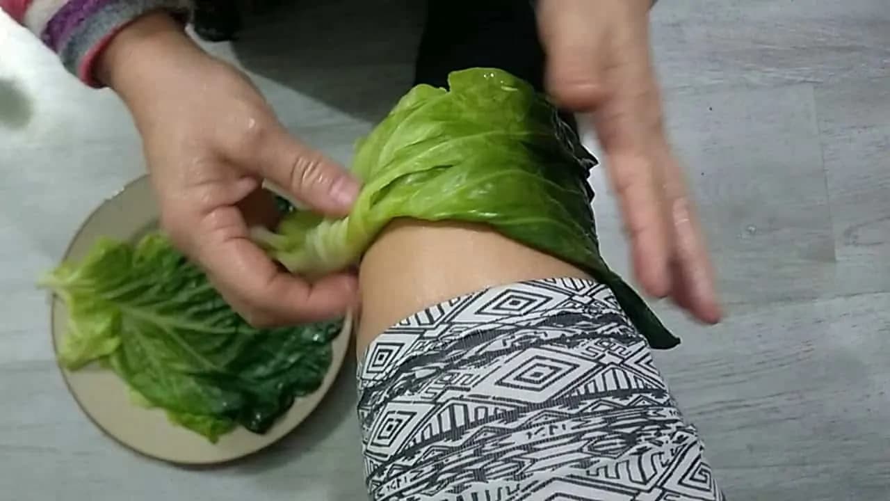 Toto povedzte každému, koho bolia kĺby a zvlášť kolená: Recept našich dedov schová do vrecka aj drahé maste z lekárne!