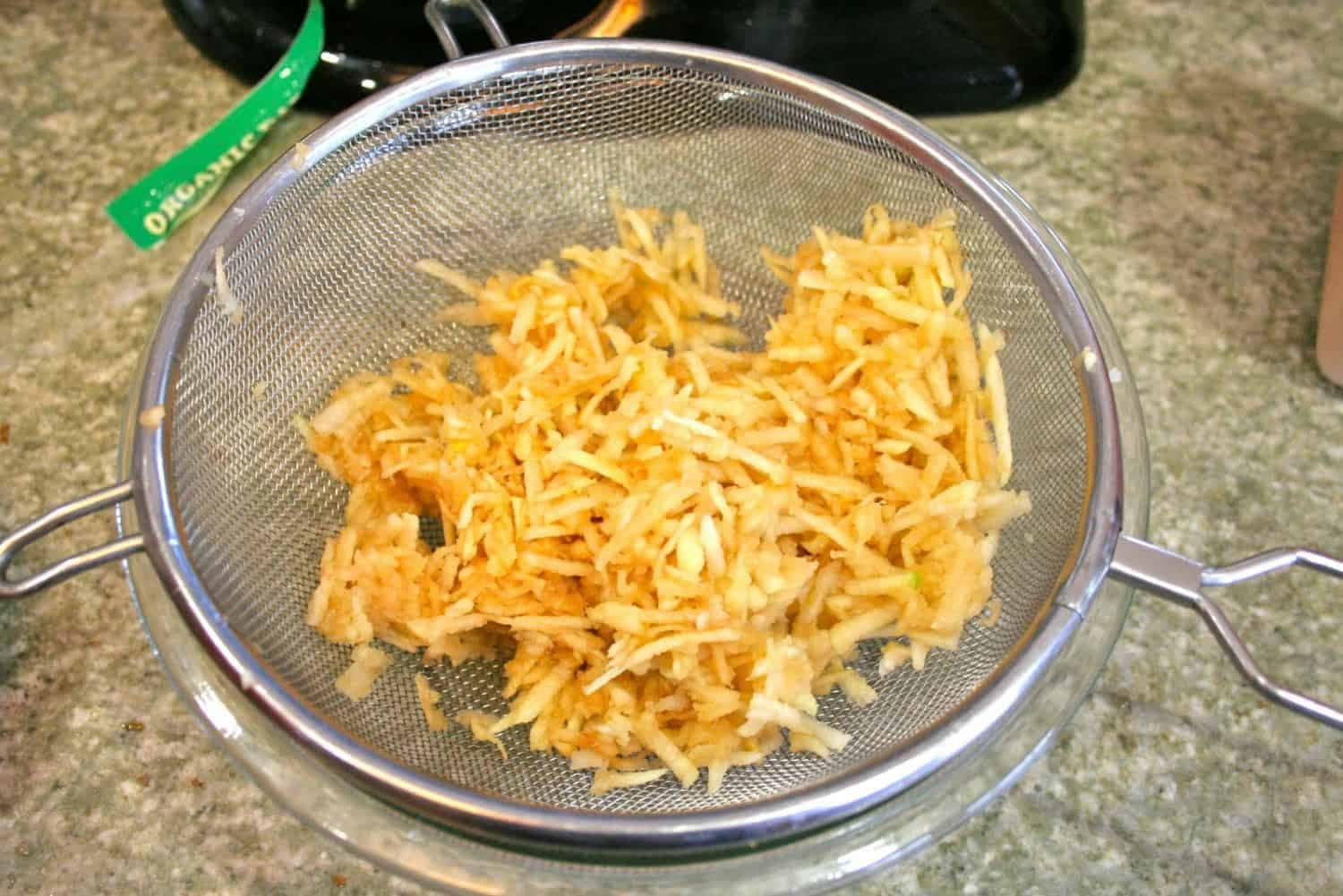 Volali ho LIEK CHUDOBNÝCH: Naše babky poznali najlepší recept na pálenie záhy, kŕče aj vysoký tlak – každý ho má doma!